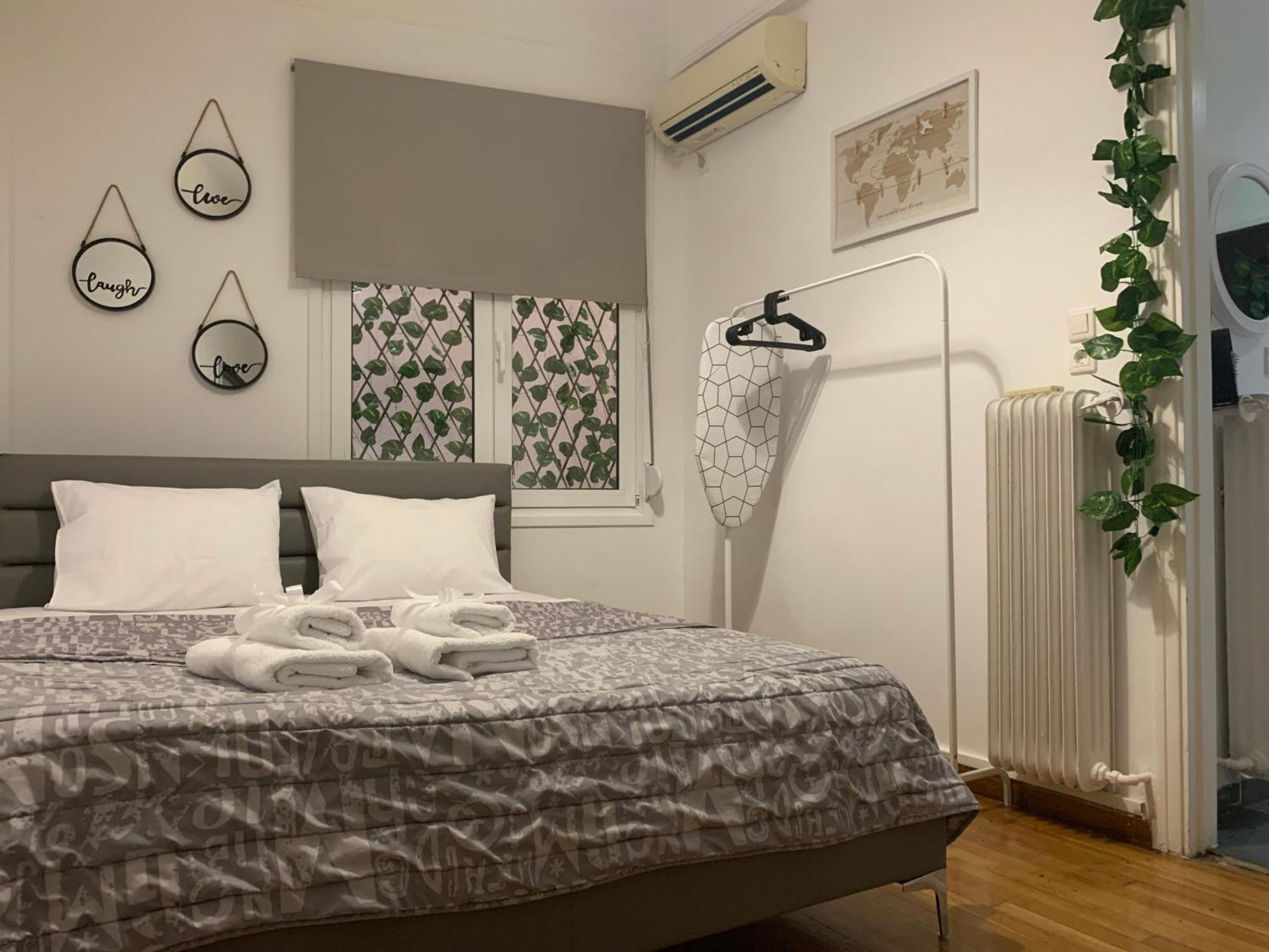 Charming House In Афины